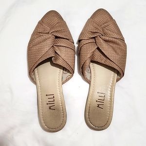 Flat sandals, very comfortable